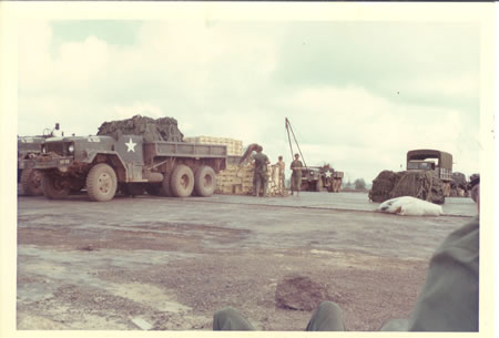 1969_-_Lai_Khe_helicopter_pad_fs