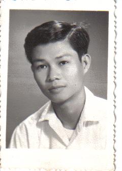 Cara_-_Equipment_checker_-_Vietnam_-_05-Dec-67_fs
