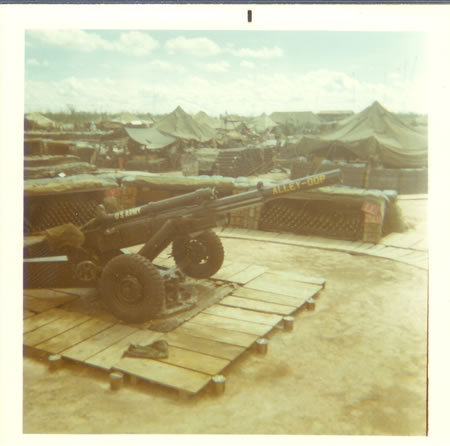 Gela_1969_-_ALLEY-OOP_105_mm_Howitzer_fs