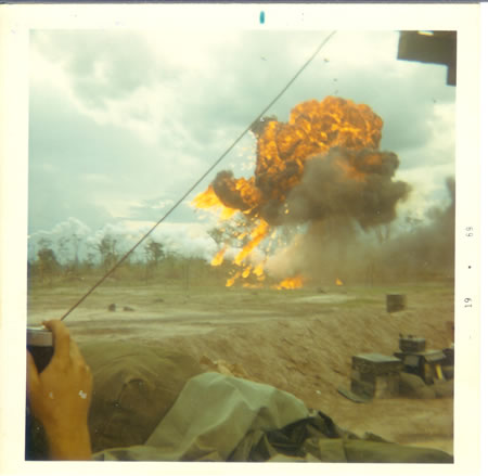 Gela_1969_-_Blew_barrel_fo_Foo_Gas_on_the_wire_fs