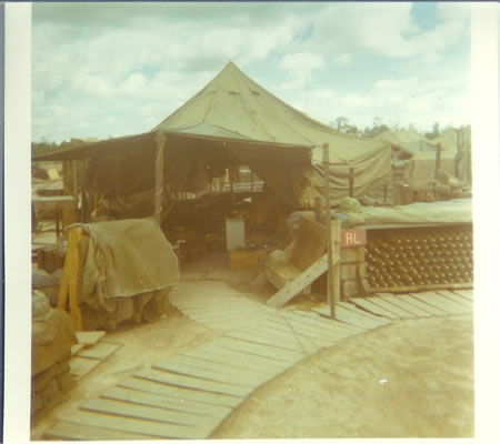Gela_1969_-__105_mm_crew_tent_fs