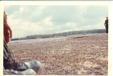 Lai_Khe_1969_-__Helicopter_Pad_fs